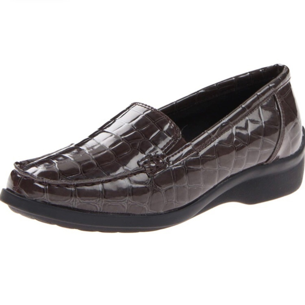 Croc Loafers by Aravon